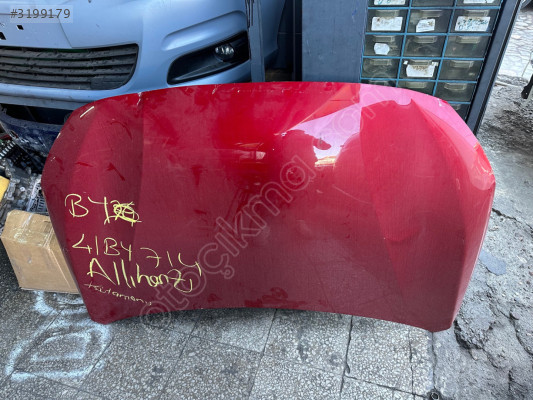 Peugeot 208 ön kaput