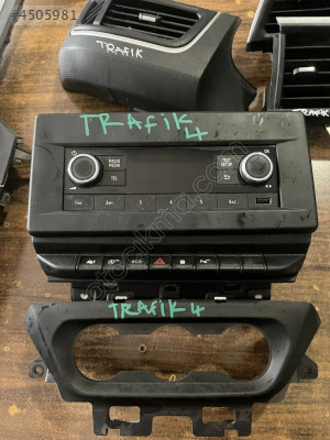 RENAULT TRAFİC 280215387R TEYP OTO FEDAİ