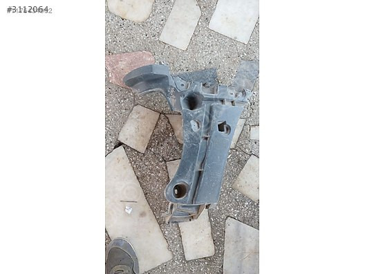 Renault Kango3 sağ arka tampon bağlantı ayağı 900 TL