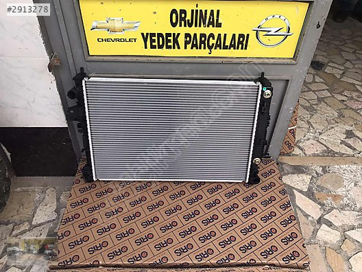 84208036 84208067 Opel İnsignia b otomatik su radyatörü