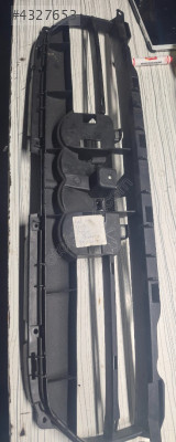 AUDİ A4 12-15 ÖN PANJUR ALT DESTEK BRAKETİ 8K0807233G