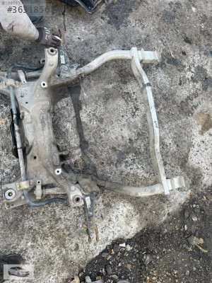 PEUGEOT 407 Modeli İçin Kaliteli Çıkma Travers Parçaları