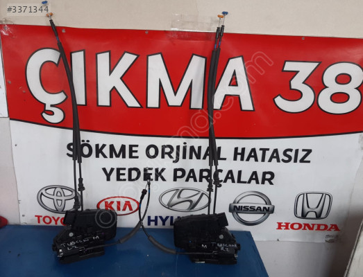 Tucson Sağ Sol  Arka Kapı Kilidi 81410 D7510 81420 D7510 Orjinal