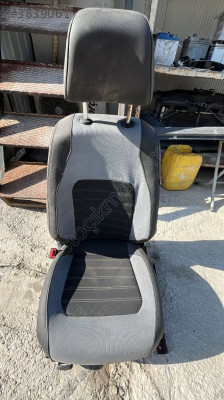VOLKSWAGEN JETTA SOL ÖN KOLTUK ÇIKMA