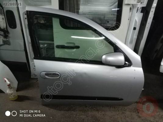 Nissan Almera sağ ön kapı