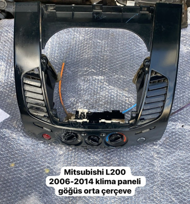 MİTSUBİSHİ L200 2006-2014 KLİMA PANELİ GÖĞÜS ORTA ÇERÇEVE (XS2211