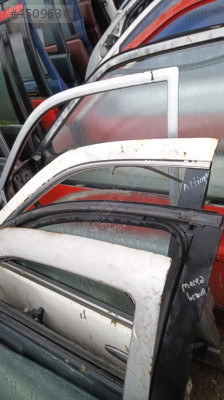 Nissan Altima sol ön kapı