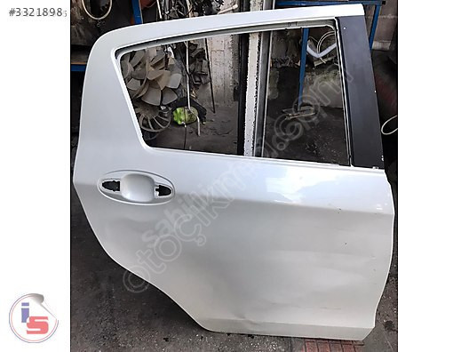 2013 - 2017 Toyota Yaris Sağ Arka Kapı Çıkma Parça