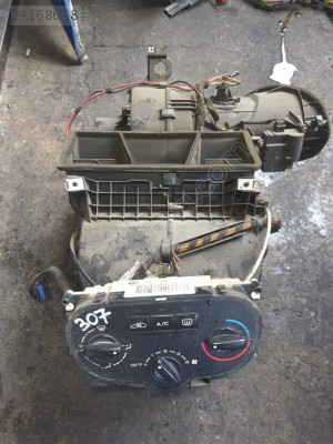 Peugeot Pejo 307 Kaloriferi Kutusu
