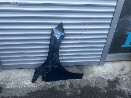Volvo v40 sağ ön çamurluk