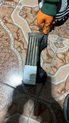 Volkswagen Caddy gaz pedalı