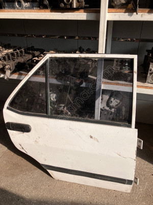 Tofaş Şahin sağ arka kapı