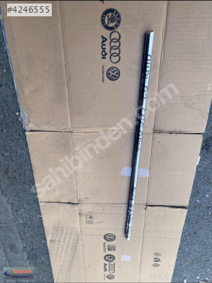 AUDİ A7 SAĞ ARKA KAPI SIYIRICI NİKELAJ FİTİLİ