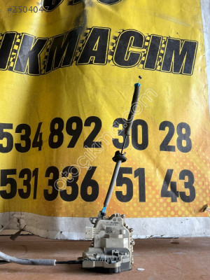 Audi a4 kapı kilidi 8K0838015C