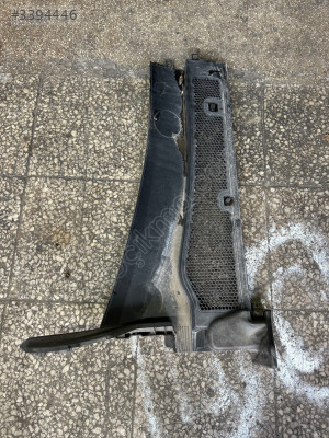 PEUGEOT 2008 ÖN CAM IZGARASI SAĞ