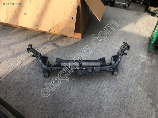 MASERATİ LEVANTE ÖN PANEL