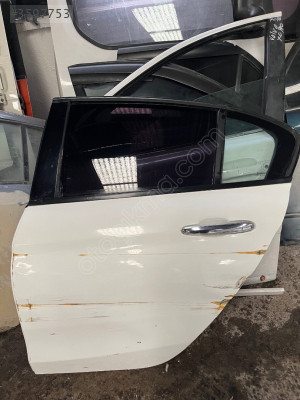 Fiat Egea sol arka kapı dolu çıkma orijinal