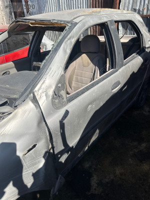 Fiat Albea sol ön kapı hafif vuruk