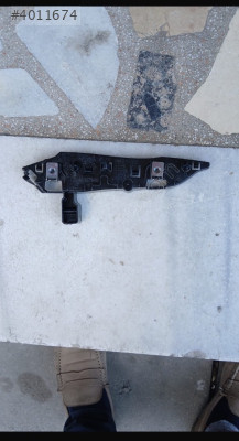 Peugeot 5008 arka tampon braketi 9810975480