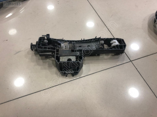 MERCEDES C SERİSİ W204 SAĞ ÖN KAPI KİLİT YUVASI 2047601634