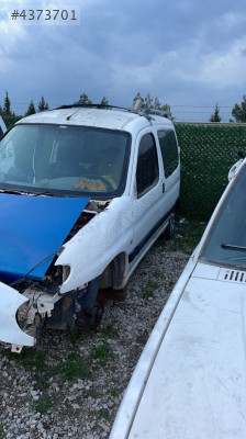 Peugeot partner sol ön kapı