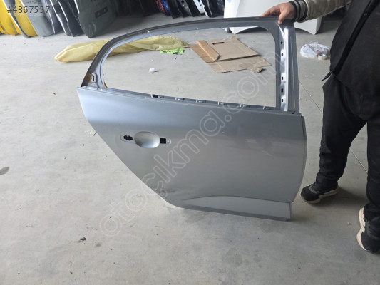 RENAULT MEGAN 4 GRİ SAĞ ARKA KAPI ORJINAL