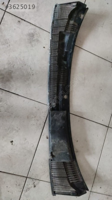 9255711080 Peugeot 205 Ön Cam Izgarası (Çıkma)