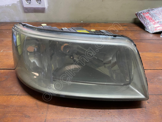 VW Transporter T5 Sağ Ön Farı 2005-2010 Model