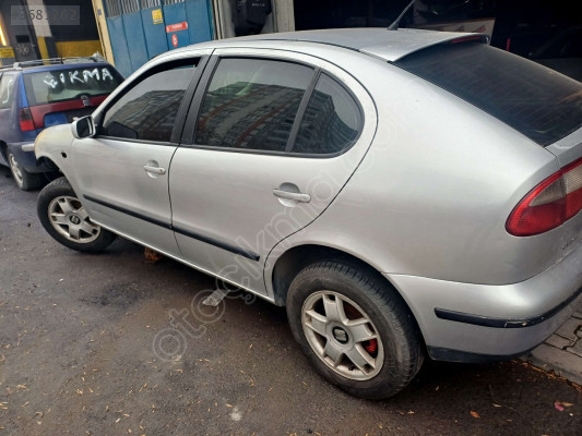 seat leon mk1 sol arka çamurluk