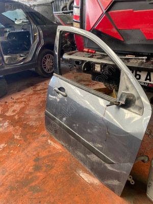 2003 FORD FOCUS SAĞ ÖN KAPI