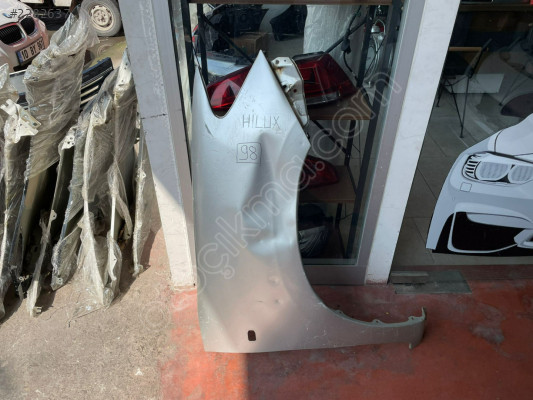 TOYOTA HİLUX SAĞ ÖN ÇAMURLUK ORJİNAL