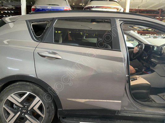 2022 Hyundai Bayon Sağ Arka Kapı