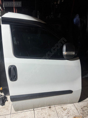 Fiat Doblo sağ ön kapı