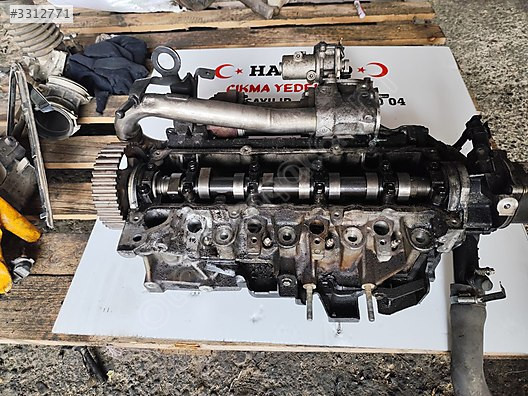 RENAULT CLİO 1.5 SİLİNDİR KAPAĞI