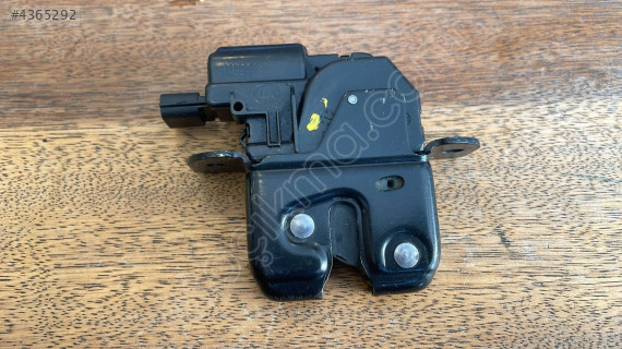 RENAULT CLIO IV BAGAJ KİLİDİ 905039428R