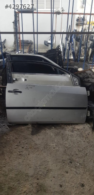 FORD FİESTA SAĞ KAPI ORJİNAL ÇIKMA