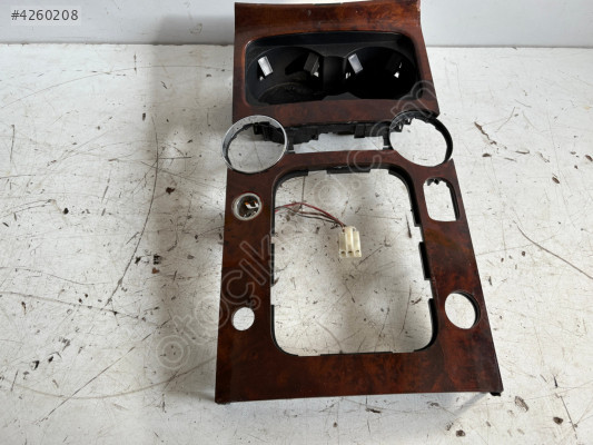 VOLKSWAGEN TOUAREG KONSOL PARÇASI