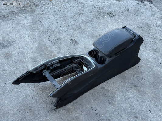 ÇIKMA AUDİ Q5 KOL DAYAMA