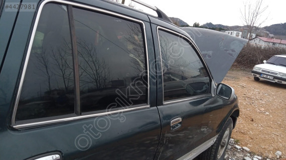 Kia Sportage sağ kapı camlari 96 model