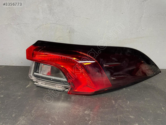 2019-2024 Toyota Corolla Orjinal Sağ Stop LED'siz Çıkma Parça