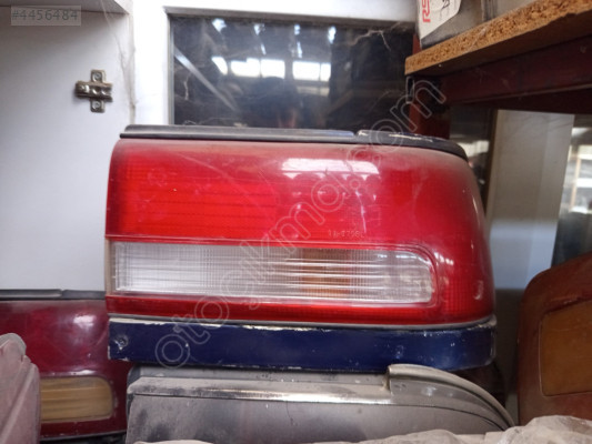 Toyota Corona sağ arka stop