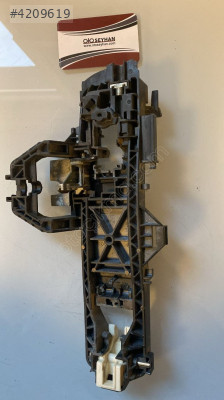 A2047600734 mercedes c180 w204 sol arka kapı kolu braketi
