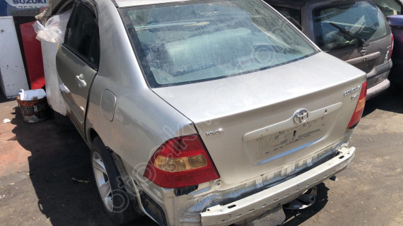 Toyota Corolla bagaj kapağı