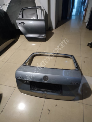 Skoda rapid bagaj kapağı orjinal çıkma parça