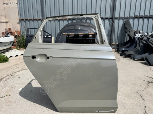 VOLKSWAGEN POLO ARKA SAĞ KAPI