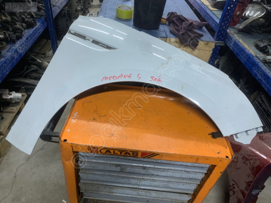 RENAULT MEGANE 4 ÇIKMA ORJİNAL SAĞ ÇAMURLUK