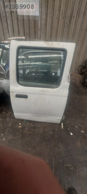 NİSSAN SKYSTAR 4X4 NP300 SAĞ ARKA KAPI