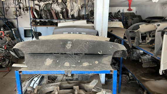 Bmw e60 arka bagaj hatasız