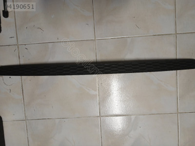 8W6807823A Arka Tampon Izgarası A5