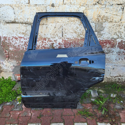 Volvo xc60 sag arka kapi orjinal nokta hasarlı